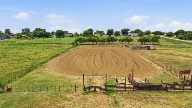 1590 Lawlis Lane, Sanger, TX 76266