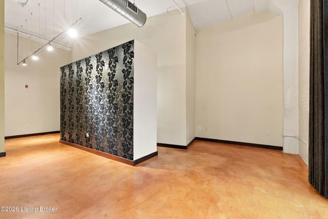 309 E Market St 204, Louisville, KY 40202