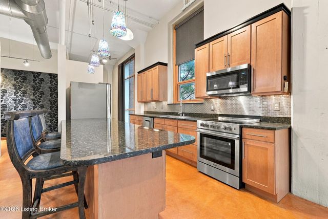 309 E Market St 204, Louisville, KY 40202