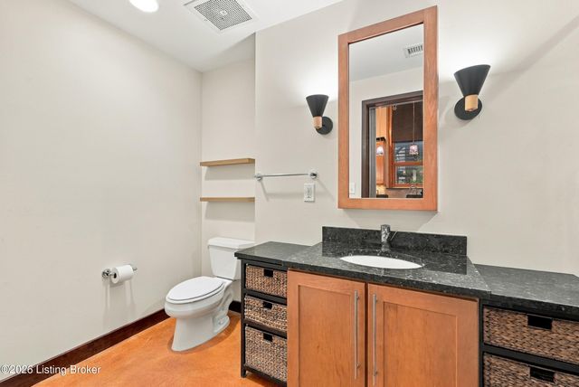 309 E Market St 204, Louisville, KY 40202