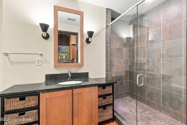 309 E Market St 204, Louisville, KY 40202