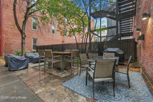 309 E Market St 204, Louisville, KY 40202