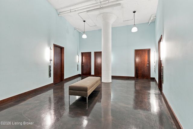 309 E Market St 204, Louisville, KY 40202