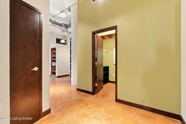 309 E Market St 204, Louisville, KY 40202