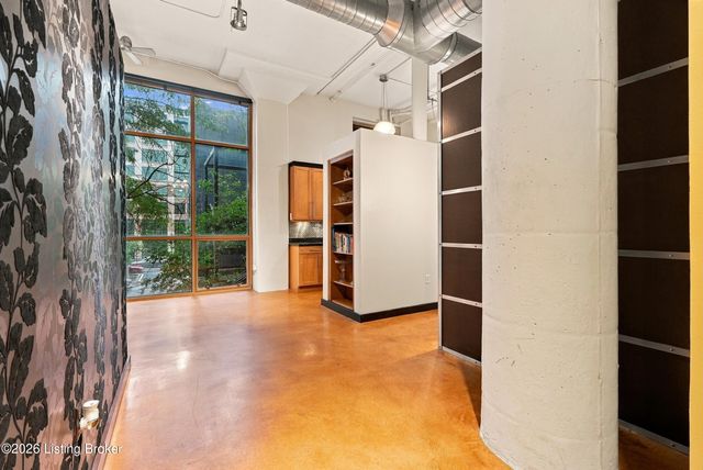 309 E Market St 204, Louisville, KY 40202