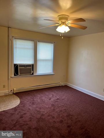 1641 V ST SE #2, Washington, DC 20020