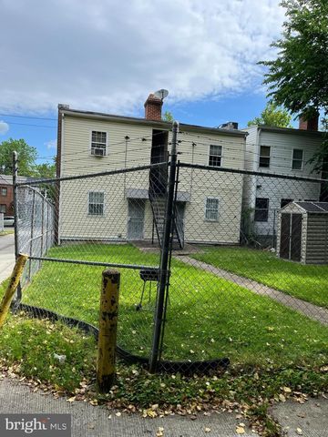 1641 V ST SE #2, Washington, DC 20020