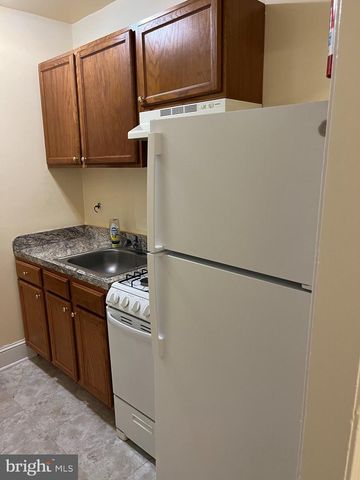 1641 V ST SE #2, Washington, DC 20020