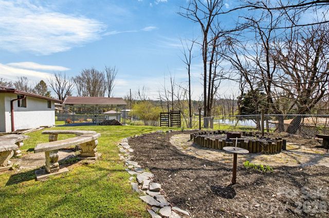 13 Forge Drive, Mills River, NC 28759