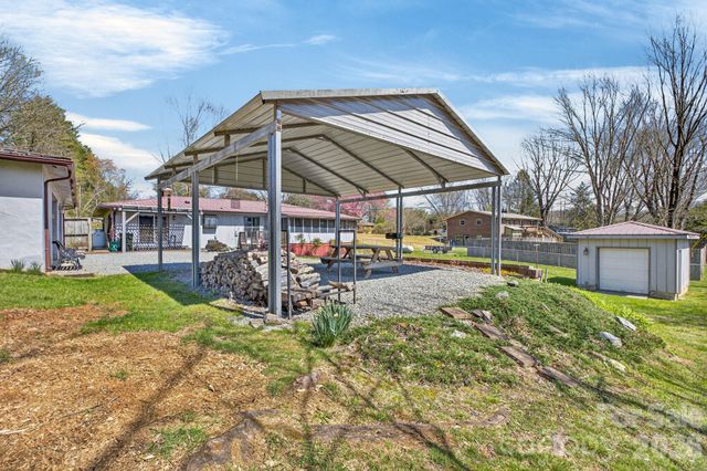 13 Forge Drive, Mills River, NC 28759