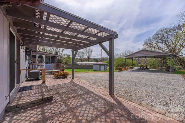 13 Forge Drive, Mills River, NC 28759