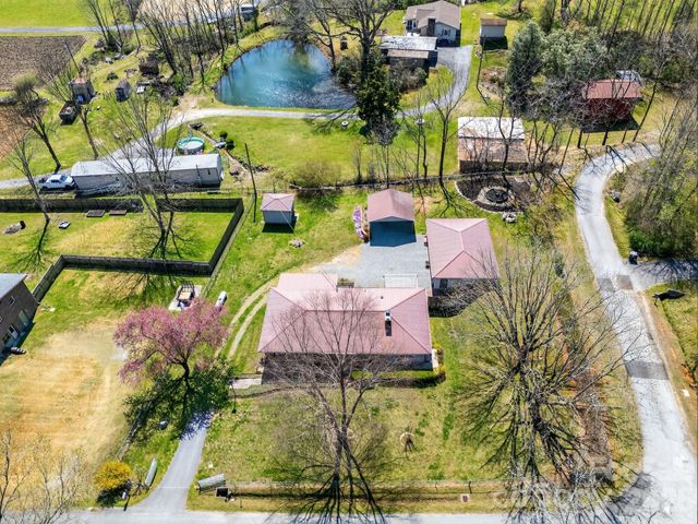 13 Forge Drive, Mills River, NC 28759