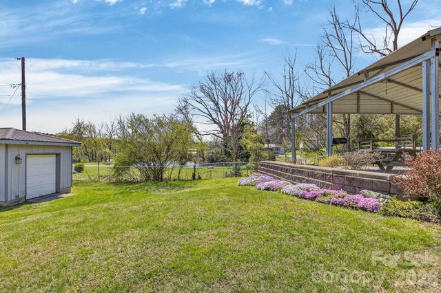 13 Forge Drive, Mills River, NC 28759