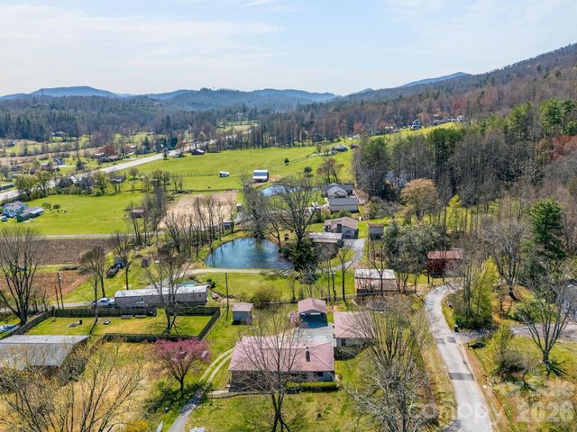 13 Forge Drive, Mills River, NC 28759