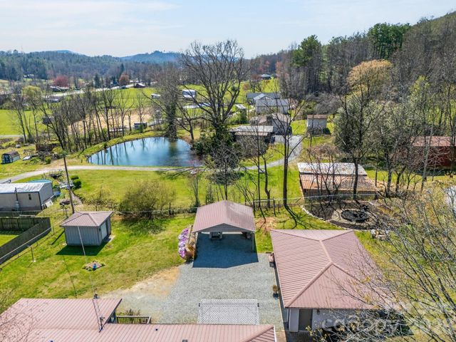 13 Forge Drive, Mills River, NC 28759