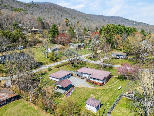 13 Forge Drive, Mills River, NC 28759