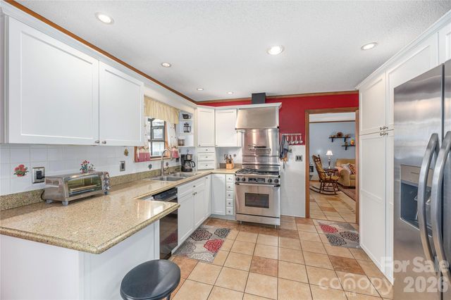 13 Forge Drive, Mills River, NC 28759