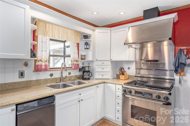 13 Forge Drive, Mills River, NC 28759