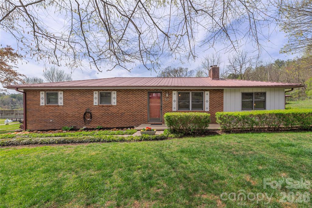 13 Forge Drive, Mills River, NC 28759