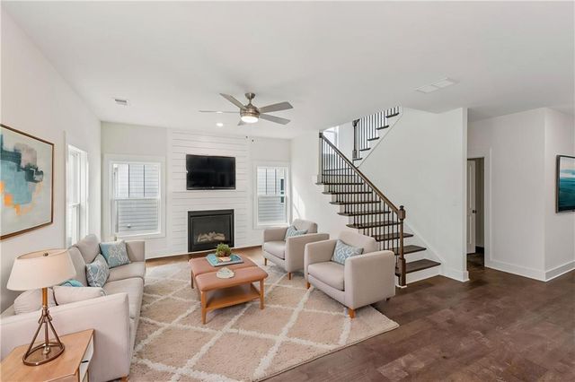 2637 Mills Bend, Decatur, GA 30034