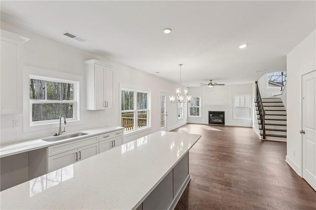 2637 Mills Bend, Decatur, GA 30034