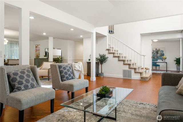 21842 NE 30th Place, Sammamish, WA 98074