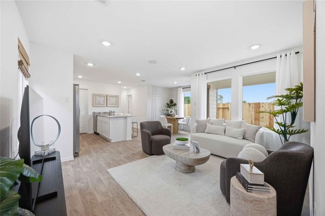 6011 Pineapple Street, Houston, TX 77048