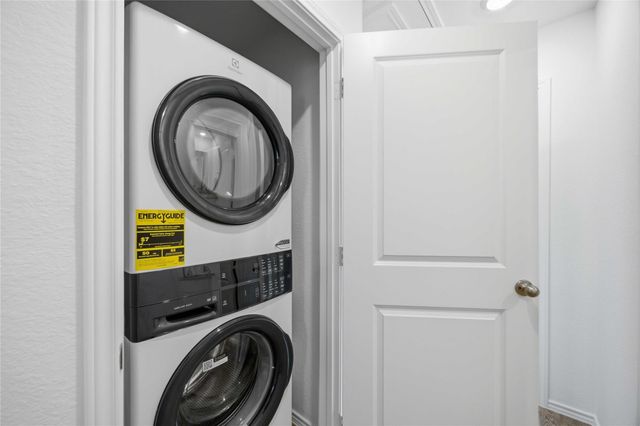 6011 Pineapple Street, Houston, TX 77048