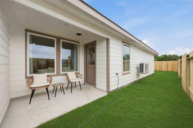 6011 Pineapple Street, Houston, TX 77048