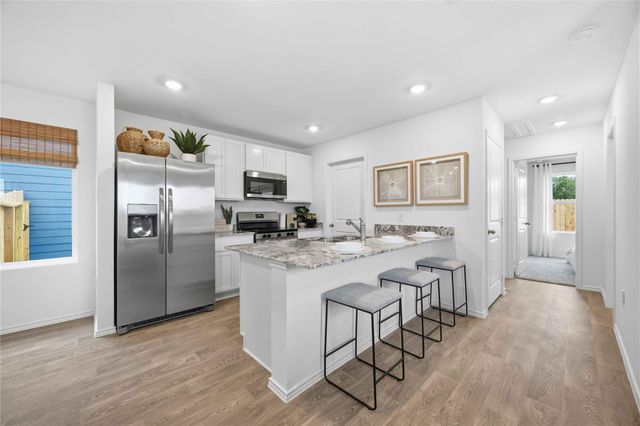 6011 Pineapple Street, Houston, TX 77048