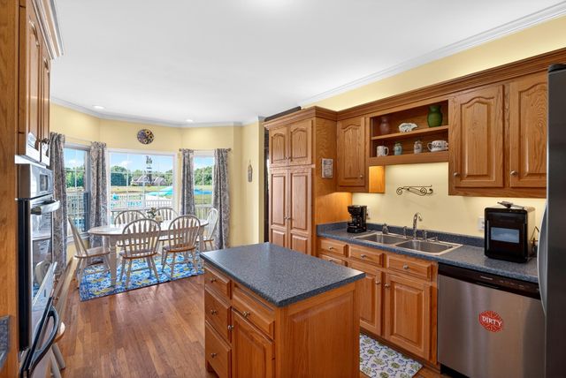 820 Old Island Ford Road, Chesnee, SC 29323