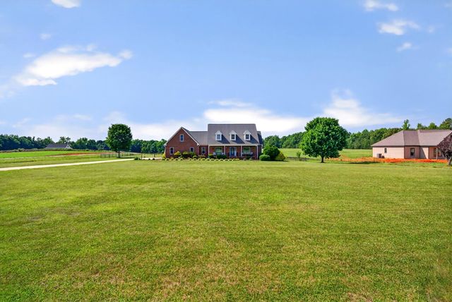 820 Old Island Ford Road, Chesnee, SC 29323