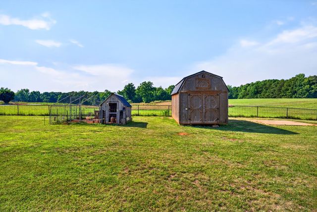 820 Old Island Ford Road, Chesnee, SC 29323