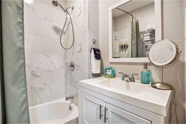1113 28th Street, Galveston, TX 77550