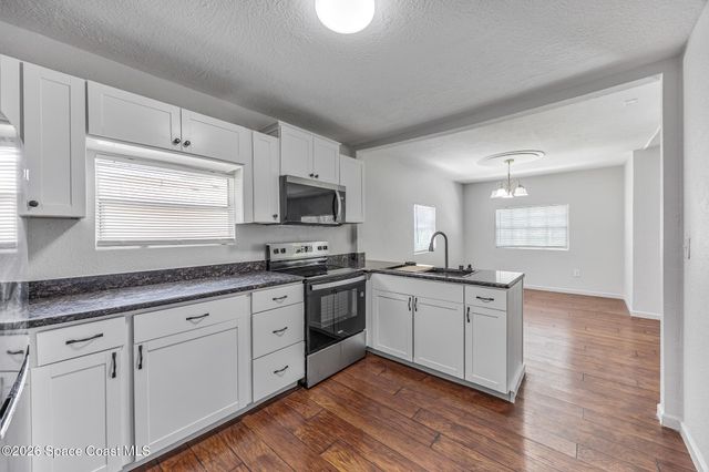 2254 Pelham Street NE, Palm Bay, FL 32905