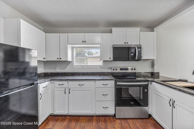 2254 Pelham Street NE, Palm Bay, FL 32905