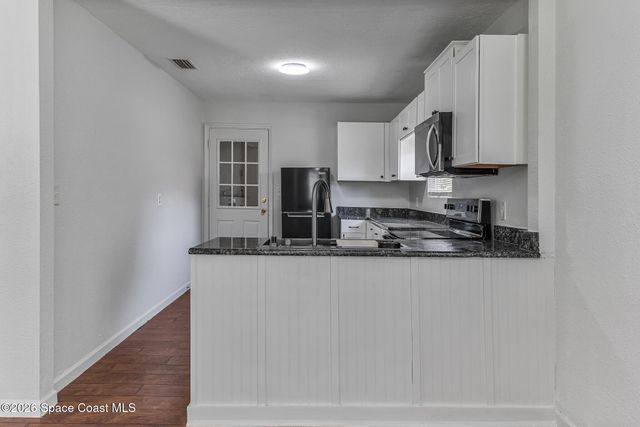 2254 Pelham Street NE, Palm Bay, FL 32905