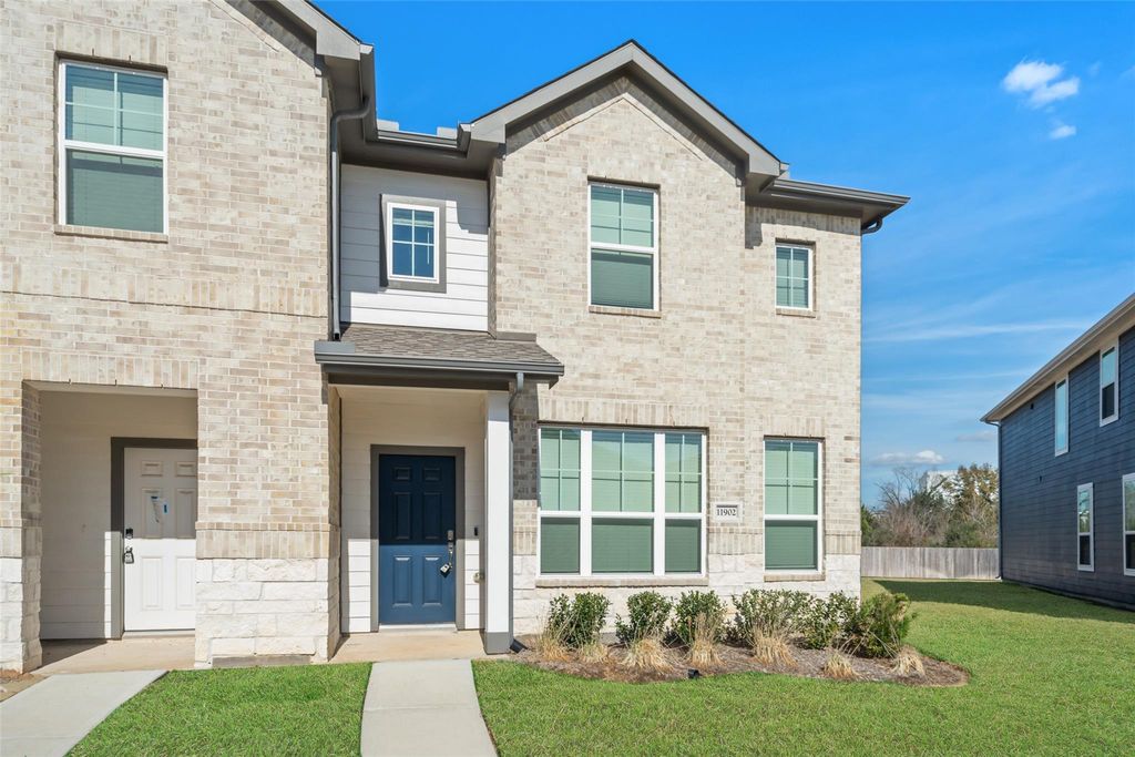 11902 Amber Oak Way, Tomball, TX 77375
