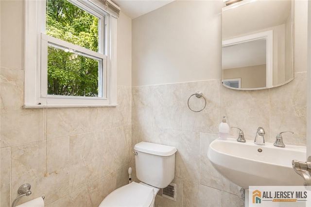 4 Alexander Road, East Brunswick, NJ 08816