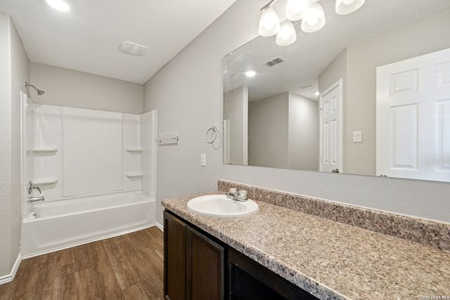 9511 Apple Ridge, San Antonio, TX 78239