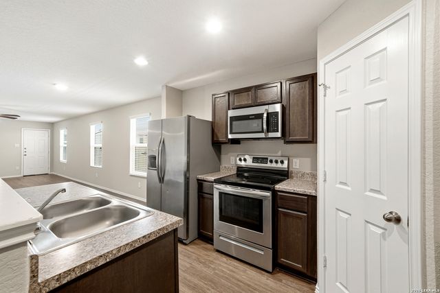 9511 Apple Ridge, San Antonio, TX 78239