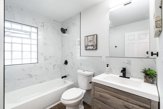 4575 N 44th STREET, Milwaukee, WI 53218