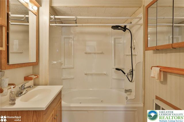 3069 Shakespeare Road, Bethlehem City, PA 18017