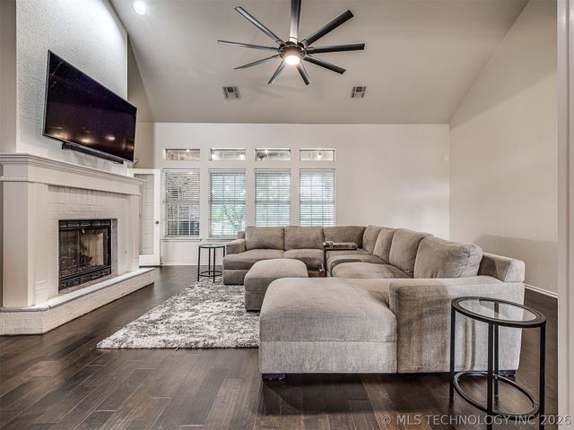 9208 N 132nd East Avenue, Owasso, OK 74055