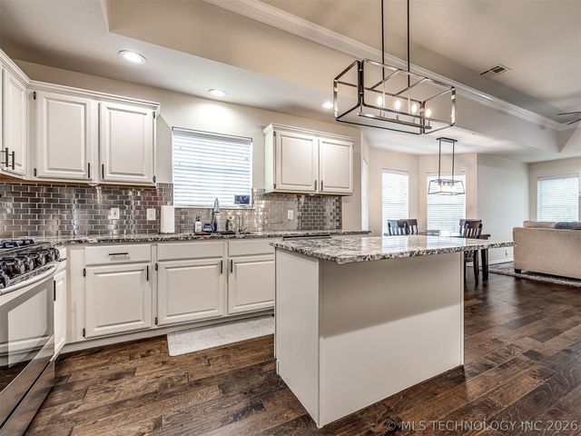 9208 N 132nd East Avenue, Owasso, OK 74055