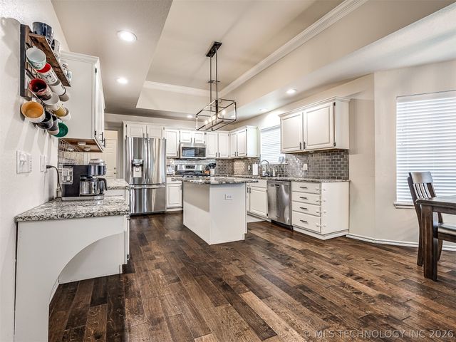 9208 N 132nd East Avenue, Owasso, OK 74055