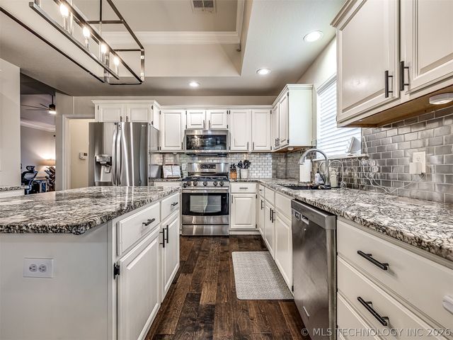 9208 N 132nd East Avenue, Owasso, OK 74055
