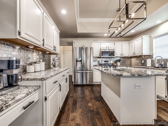 9208 N 132nd East Avenue, Owasso, OK 74055