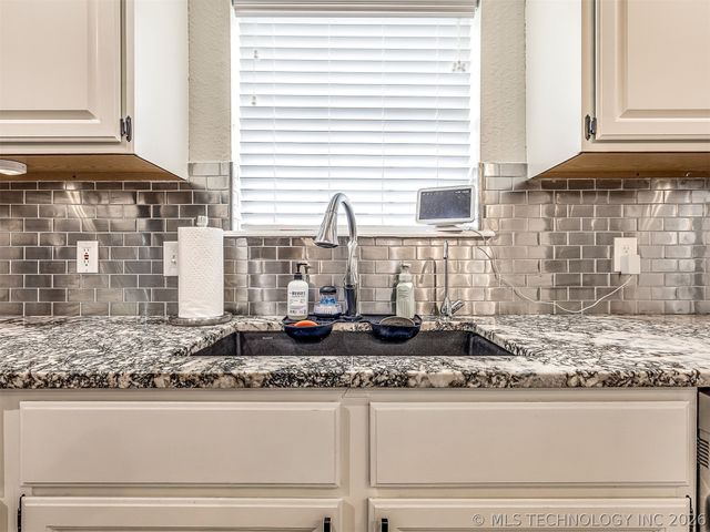 9208 N 132nd East Avenue, Owasso, OK 74055