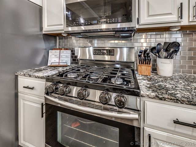 9208 N 132nd East Avenue, Owasso, OK 74055